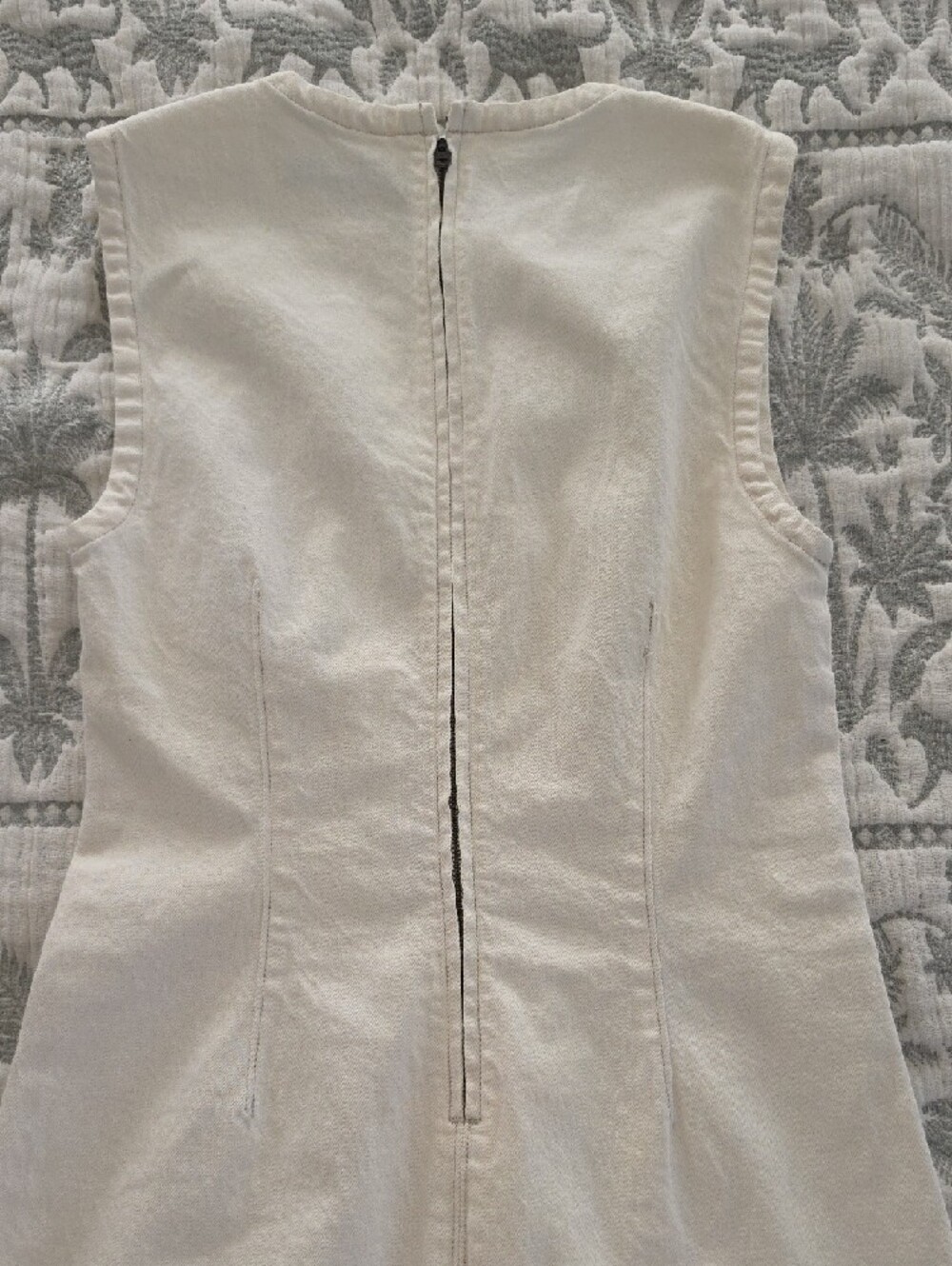Abercrombie & Fitch Cream Sleeveless Structured Denim Mini Dress - Picture 4 of 5